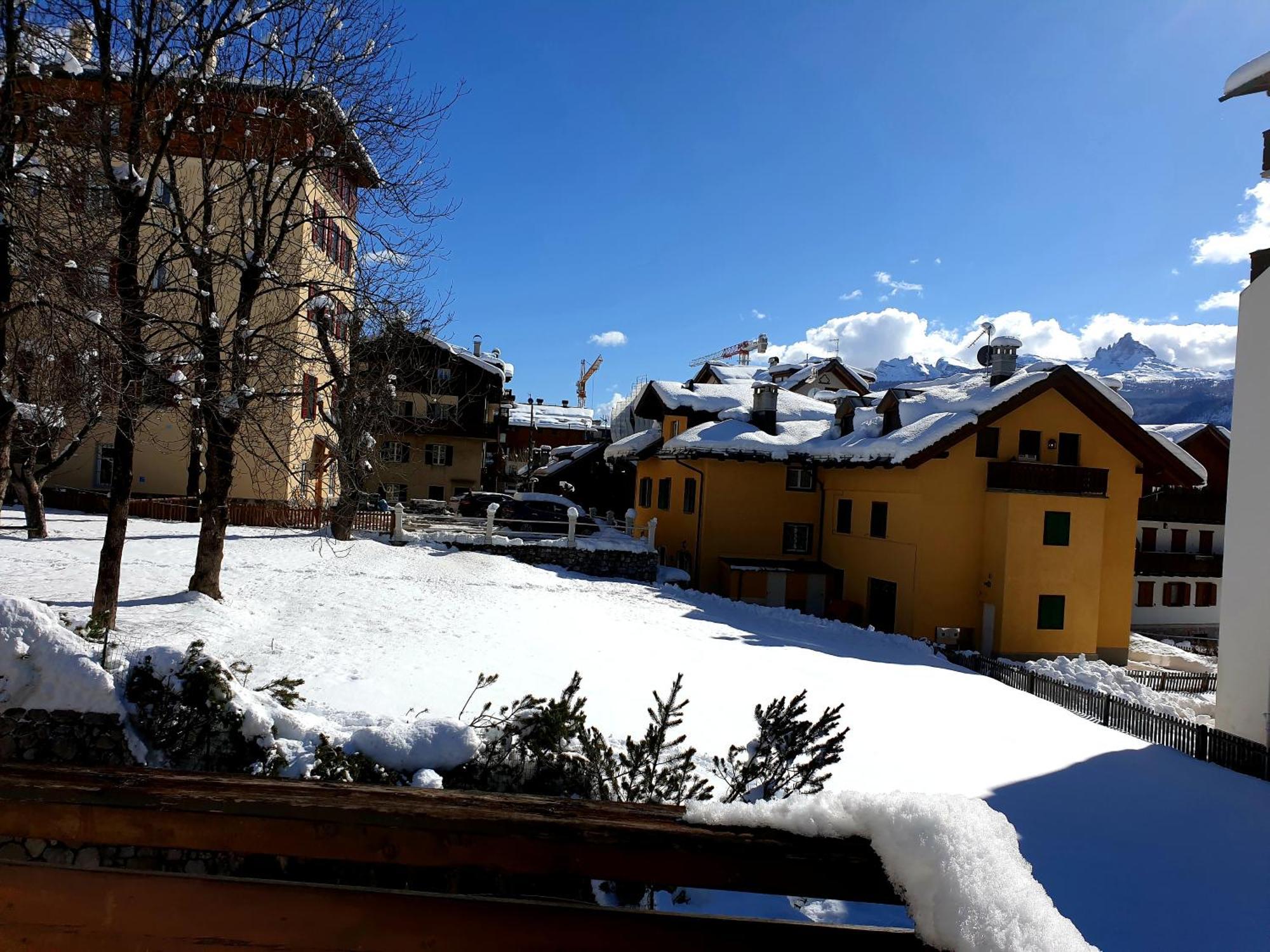 Luminoso Ed Accogliente, Centralissimo Appartamento Indipendente Cortina d'Ampezzo Luaran gambar