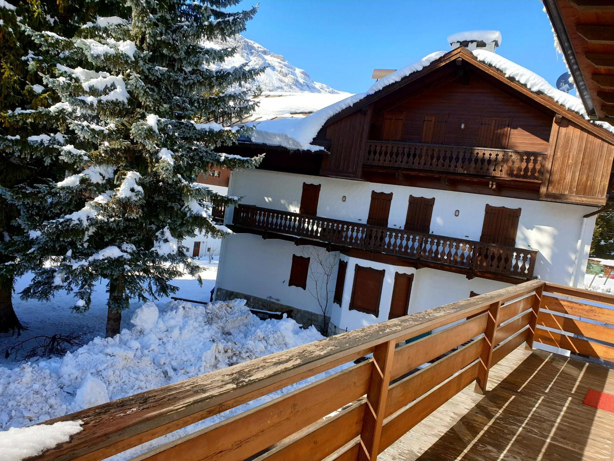 Luminoso Ed Accogliente, Centralissimo Appartamento Indipendente Cortina d'Ampezzo Luaran gambar